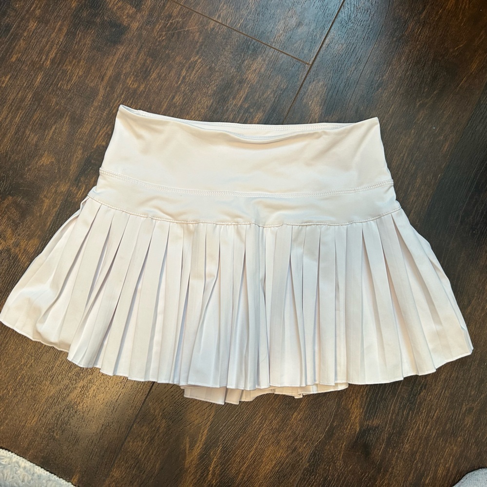 White Mini Skater Workout Skirt with Pleats